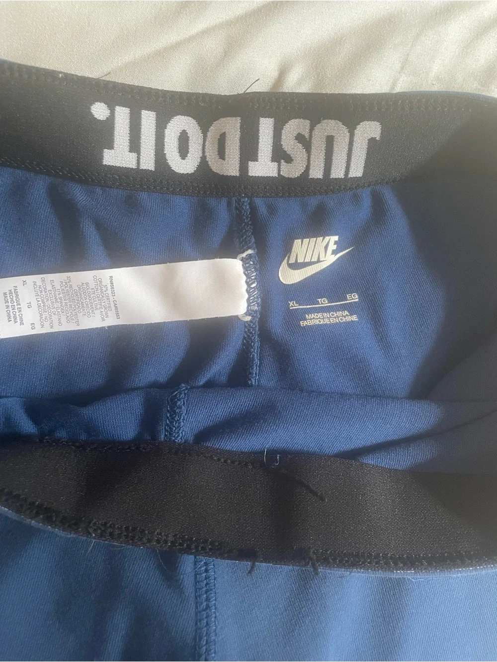 Nike Women’s Navy Blue Performance Leggings